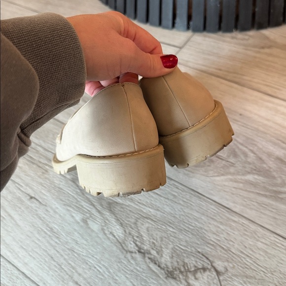 Dolce Vita Women’s Loafers - Picture 4 of 7